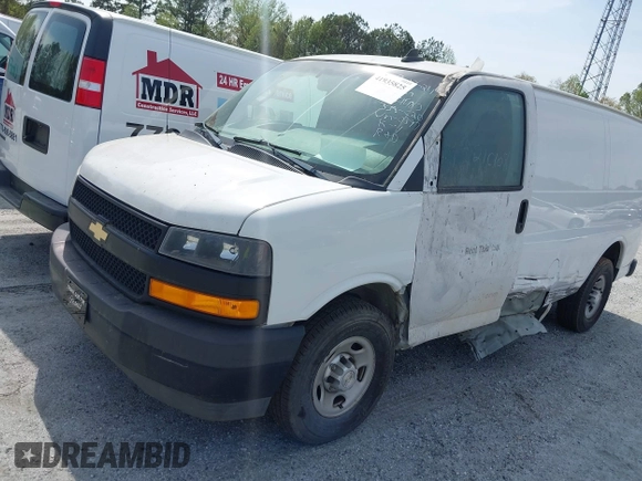 2018 Chevrolet Express Cargo Van with VIN 1GCWGAFP3J1270397, listed as a IAAI auction lot 41935825 with 1 mi miles. Bid and sale history available at carsss.com. Image 17.