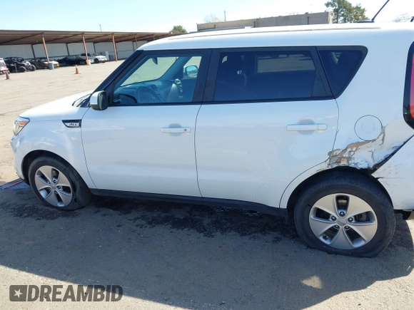 2016 Kia Soul with VIN KNDJN2A26G7292689, listed as a IAAI auction lot 41828977 with 146,251 mi miles. Bid and sale history available at carsss.com. Image 14.
