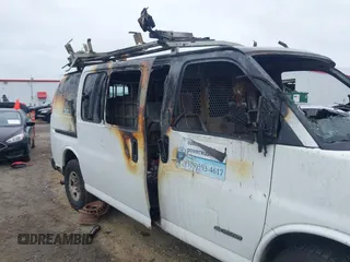2005 Chevrolet Express Cargo z VIN 1GCGG25V951236769, wystawiony jako IAAI lot #42357911 z przebiegiem Nie podano mil oraz . Historia ofert i sprzedaży dostępna na DreamBid. Obrazek 6.