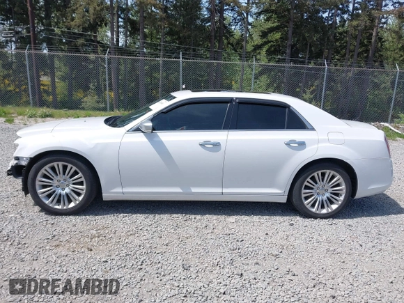 2012 Chrysler 300 Limited z VIN 2C3CCACGXCH232645, wystawiony jako IAAI lot #42214043 z przebiegiem 131 934 mil mil oraz . Historia ofert i sprzedaży dostępna na DreamBid. Obrazek 15.