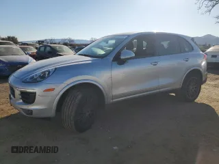 2018 Porsche Cayenne z VIN WP1AA2A21JKA05743, wystawiony jako Copart lot #42643605 z przebiegiem 76 927 mil mil oraz Szkoda całkowita • Salvage title. Historia ofert i sprzedaży dostępna na DreamBid. Obrazek 1.