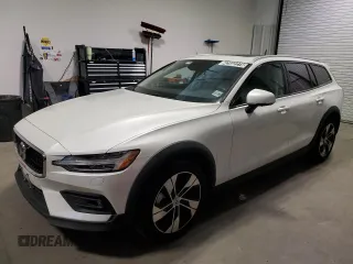 2024 Volvo V60 Plus with VIN YV4L12WY6R2136392, listed as a Copart auction lot 42932275 with 8,443 mi miles and Salvage title. Bid and sale history available at DreamBid. Image 1.