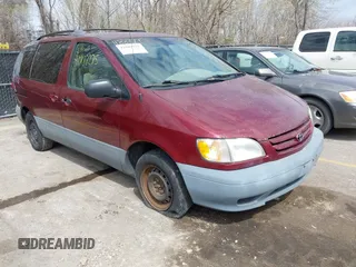 2001 Toyota Sienna LE with VIN 4T3ZF13C71U345315, listed as a IAAI auction lot 41887275 with 253,432 mi miles. Bid and sale history available at carsss.com. Image 1.