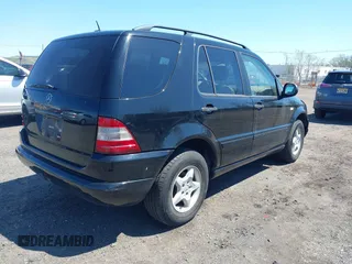 2001 Mercedes-Benz M 320/430/500 with VIN 4JGAB54E41A232917, listed as a IAAI auction lot 42055379 with 187,008 mi miles and . Bid and sale history available at DreamBid. Image 4.