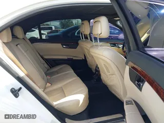 2009 Mercedes-Benz S-Class 5.5L V8 with VIN WDDNG71X09A272339, listed as a IAAI auction lot 41589581 with 130,972 mi miles. Bid and sale history available at carsss.com. Image 8.