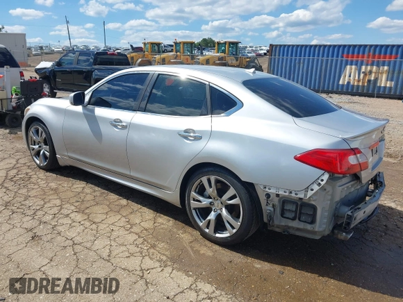 2013 Infiniti M with VIN JN1BY1AP0DM513527, listed as a IAAI auction lot 42170513 with 194,908 mi miles and . Bid and sale history available at DreamBid. Image 3.