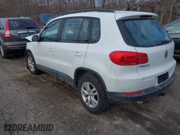 2015 Volkswagen Tiguan SE z VIN WVGBV7AX8FW582171, wystawiony jako IAAI lot #41442290 z przebiegiem 127 642 mil mil oraz . Historia ofert i sprzedaży dostępna na DreamBid. Obrazek 3.