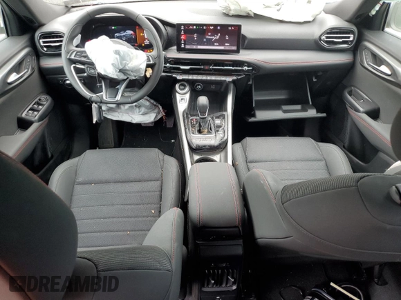 2024 Dodge Hornet R/T z VIN ZACPDFCW9R3A33146, wystawiony jako Copart lot #59119115 z przebiegiem 17 007 mil mil oraz Nie do naprawy • Non repairable. Historia ofert i sprzedaży dostępna na DreamBid. Obrazek 8.