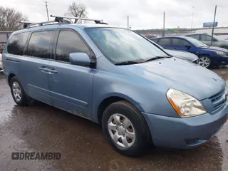 2008 Kia Sedona LX with VIN KNDMB233886255842, listed as a IAAI auction lot 41933931 with 169,003 mi miles. Bid and sale history available at carsss.com. Image 1.