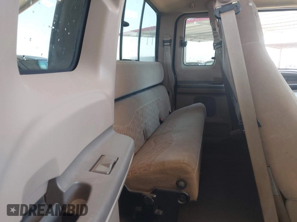 1999 Ford F-250 XL with VIN 1FTNX21S1XEB11876, listed as a IAAI auction lot 42445236 with 211,994 mi miles and . Bid and sale history available at DreamBid. Image 8.