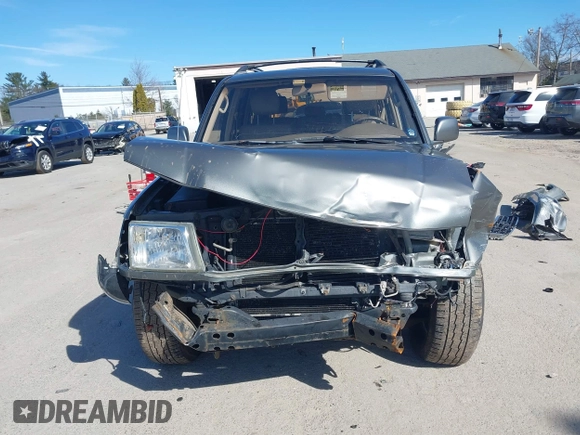 1999 Toyota Land Cruiser with VIN JT3HT05J5X0045784, listed as a IAAI auction lot 41886919 with 505,121 mi miles. Bid and sale history available at carsss.com. Image 13.