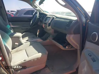 2008 Toyota Tacoma PreRunner with VIN 5TEJU62NX8Z478796, listed as a IAAI auction lot 41563582 with 322,746 mi miles. Bid and sale history available at carsss.com. Image 5.