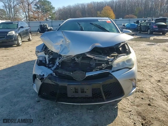 2016 Toyota Camry XLE with VIN 4T1BF1FK6GU242327, listed as a Copart auction lot 84870464 with 0 mi miles and Salvage Title. Bid and sale history available at carsss.com. Image 11.