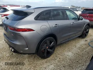 2022 Jaguar F-Pace SVR z VIN SADCZ2EE4NA702878, wystawiony jako Copart lot #74293144 z przebiegiem Nie podano mil oraz Szkoda całkowita • Salvage title. Historia ofert i sprzedaży dostępna na DreamBid. Obrazek 3.