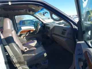 2002 Ford Excursion Limited z VIN 1FMNU43S32ED21966, wystawiony jako IAAI lot #41395015 z przebiegiem 224 696 mil mil oraz . Historia ofert i sprzedaży dostępna na DreamBid. Obrazek 5.