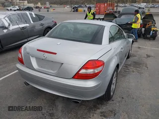 2007 Mercedes-Benz SLK 280 z VIN WDBWK54F57F149316, wystawiony jako IAAI lot #41813078 z przebiegiem 137 035 mil mil oraz . Historia ofert i sprzedaży dostępna na DreamBid. Obrazek 4.