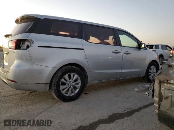 2018 Kia Sedona L with VIN KNDMA5C19J6397660, listed as a Copart auction lot 81271054 with 142,388 mi miles and Salvage Title. Bid and sale history available at carsss.com. Image 3.