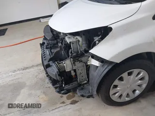 2016 Nissan Note S z VIN 3N1CE2CP4GL362853, wystawiony jako IAAI lot #42365496 z przebiegiem 92 508 mil mil oraz . Historia ofert i sprzedaży dostępna na DreamBid. Obrazek 6.