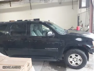 2007 Chevrolet Suburban LT with VIN 3GNFC16067G318779, listed as a IAAI auction lot 41560427 with 209,104 mi miles. Bid and sale history available at carsss.com. Image 14.