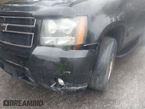 2008 Chevrolet Tahoe 3LT z VIN 1GNFK13088R157201, wystawiony jako IAAI lot #42328632 z przebiegiem 217 173 mil mil oraz . Historia ofert i sprzedaży dostępna na DreamBid. Obrazek 6.