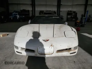2000 Chevrolet Corvette with VIN 1G1YY32G1Y5124258, listed as a Copart auction lot 52782565 with 82,423 mi miles and Salvage Title. Bid and sale history available at carsss.com. Image 5.