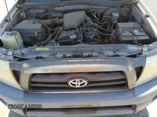 2006 Toyota Tacoma z VIN 5TETX22N86Z233467, wystawiony jako Copart lot #57214555 z przebiegiem 283 219 mil mil oraz Tytuł czysty. Historia ofert i sprzedaży dostępna na DreamBid. Obrazek 11.