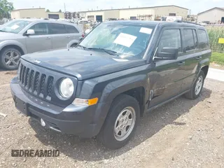 2015 Jeep Patriot Sport z VIN 1C4NJPBB2FD199094, wystawiony jako IAAI lot #42465784 z przebiegiem 92 744 mil mil oraz . Historia ofert i sprzedaży dostępna na DreamBid. Obrazek 2.