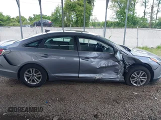 2017 Hyundai Sonata 2.4L z VIN 5NPE24AF7HH572904, wystawiony jako IAAI lot #42193616 z przebiegiem 122 229 mil mil oraz . Historia ofert i sprzedaży dostępna na DreamBid. Obrazek 13.
