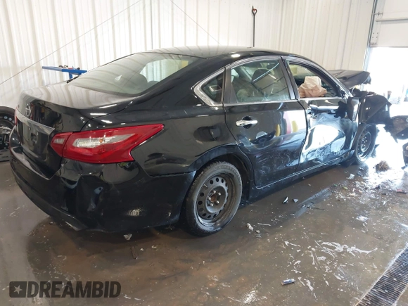 2018 Nissan Altima 2.5 SR with VIN 1N4AL3AP5JC185905, listed as a IAAI auction lot 41899469 with 56,927 mi miles. Bid and sale history available at carsss.com. Image 4.