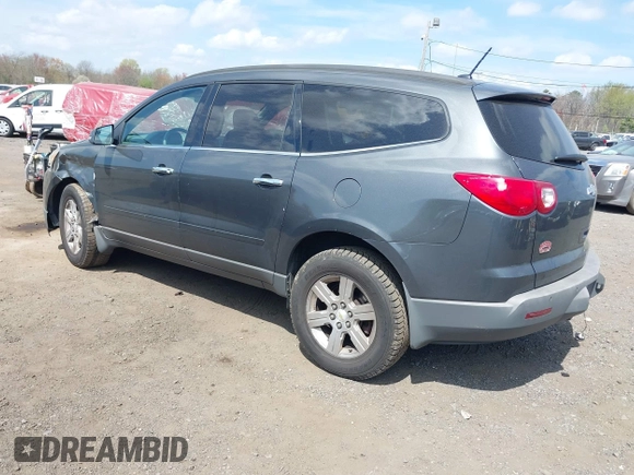 2011 Chevrolet Traverse 1LT z VIN 1GNKRGED1BJ359820, wystawiony jako IAAI lot #42095000 z przebiegiem 80 117 mil mil oraz . Historia ofert i sprzedaży dostępna na DreamBid. Obrazek 3.