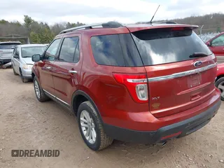2014 Ford Explorer XLT z VIN 1FM5K8D86EGC39500, wystawiony jako IAAI lot #42096826 z przebiegiem 228 282 mil mil oraz . Historia ofert i sprzedaży dostępna na DreamBid. Obrazek 3.