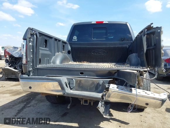 2015 Ford F-150 XL with VIN 1FTEW1CGXFFA33502, listed as a IAAI auction lot 41833755 with 128,475 mi miles. Bid and sale history available at carsss.com. Image 16.