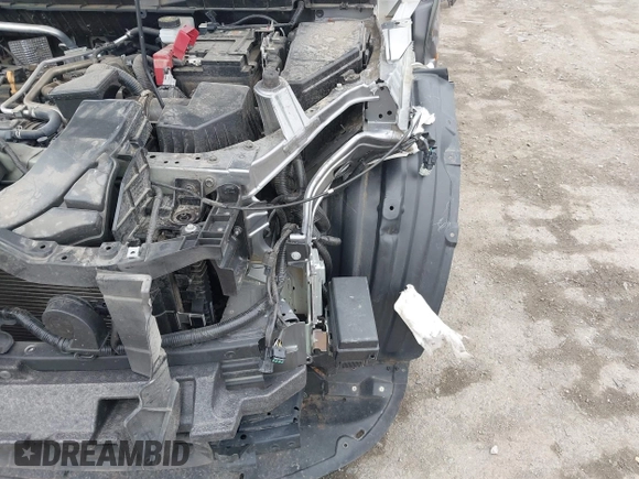 2022 Mitsubishi Outlander SE z VIN JA4J4UA83NZ023998, wystawiony jako IAAI lot #41923204 z przebiegiem 68 788 mil mil oraz . Historia ofert i sprzedaży dostępna na DreamBid. Obrazek 6.