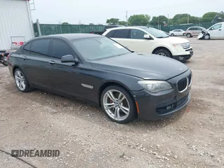 2011 BMW 7 Series 740Li z VIN WBAKB4C58BC574815, wystawiony jako IAAI lot #42466704 z przebiegiem 155 292 mil mil oraz . Historia ofert i sprzedaży dostępna na DreamBid. Obrazek 1.