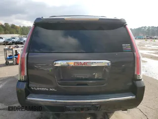 2016 GMC Yukon XL Denali with VIN 1GKS1HKJ0GR120966, listed as a Copart auction lot 84323374 with 197,771 mi miles and Salvage Title. Bid and sale history available at carsss.com. Image 6.