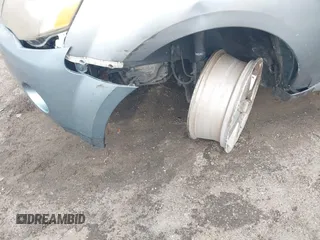 2007 Mitsubishi Outlander XLS z VIN JA4MS41X57Z016273, wystawiony jako IAAI lot #38897236 z przebiegiem 165 376 mil mil oraz . Historia ofert i sprzedaży dostępna na DreamBid. Obrazek 6.