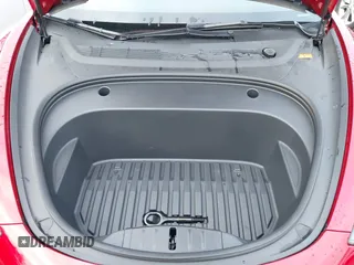 2022 Tesla Model 3 z VIN 5YJ3E1EA2NF133745, wystawiony jako IAAI lot #41625050 z przebiegiem 9 438 mil mil oraz . Historia ofert i sprzedaży dostępna na DreamBid. Obrazek 10.