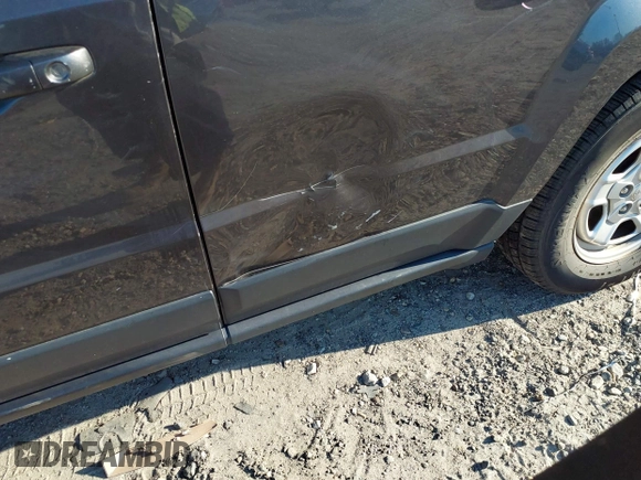 2016 Jeep Patriot Sport z VIN 1C4NJPBA0GD525550, wystawiony jako IAAI lot #41685524 z przebiegiem 82 630 mil mil oraz . Historia ofert i sprzedaży dostępna na DreamBid. Obrazek 6.