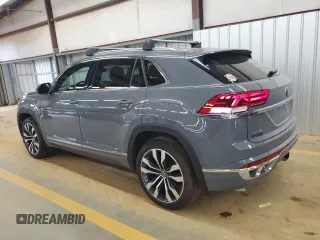 2021 Volkswagen Atlas SEL Premium R-Line with VIN 1V2FE2CA2MC238981, listed as a Copart auction lot 62637875 with 43,064 mi miles and Salvage title. Bid and sale history available at DreamBid. Image 2.