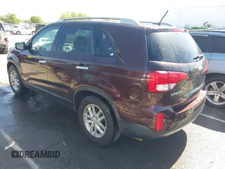 2015 Kia Sorento LX with VIN 5XYKTCA6XFG592482, listed as a IAAI auction lot 41995626 with 154,865 mi miles. Bid and sale history available at carsss.com. Image 3.