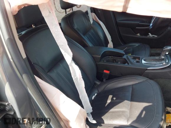 2017 Buick Regal Sport Touring z VIN 2G4GL5EX3H9142137, wystawiony jako IAAI lot #42108430 z przebiegiem 110 505 mil mil oraz . Historia ofert i sprzedaży dostępna na DreamBid. Obrazek 5.