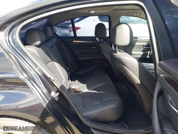 2016 BMW 5 Series 528i with VIN WBA5A5C53GG346923, listed as a IAAI auction lot 41955002 with 104,462 mi miles. Bid and sale history available at carsss.com. Image 8.