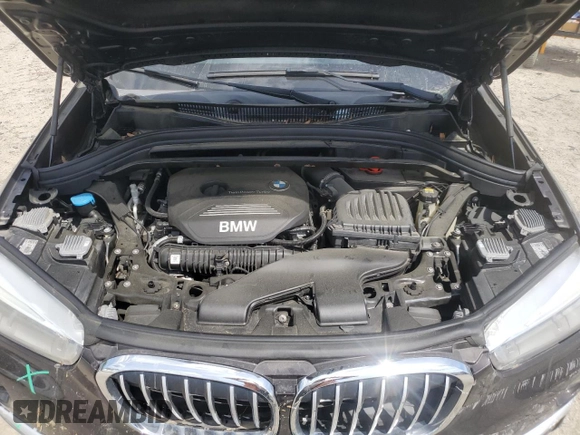 2017 BMW X1 xDrive28i z VIN WBXHT3C39H5F72979, wystawiony jako Copart lot #56003625 z przebiegiem 101 184 mil mil oraz Szkoda całkowita • Salvage title. Historia ofert i sprzedaży dostępna na DreamBid. Obrazek 12.