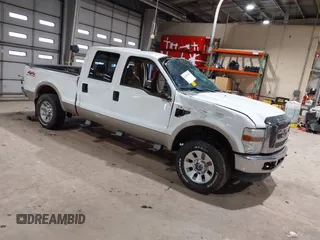 2008 Ford F-250 XL with VIN 1FTSW21R18EE01121, listed as a IAAI auction lot 41298495 with 131,183 mi miles. Bid and sale history available at carsss.com. Image 1.