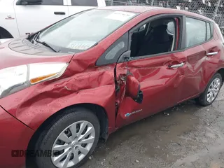 2015 Nissan LEAF S with VIN 1N4AZ0CP1FC311520, listed as a IAAI auction lot 41571630 with 58,800 mi miles. Bid and sale history available at carsss.com. Image 6.