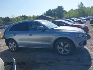 2011 Audi Q5 Premium Plus z VIN WA1DKAFP8BA075736, wystawiony jako IAAI lot #42240625 z przebiegiem 130 788 mil mil oraz . Historia ofert i sprzedaży dostępna na DreamBid. Obrazek 14.