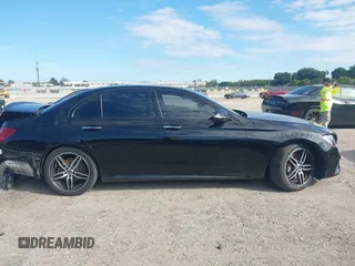 2019 Mercedes-Benz E-Class E 300 with VIN WDDZF4JB9KA586634, listed as a IAAI auction lot 41685266 with 97,296 mi miles. Bid and sale history available at carsss.com. Image 14.