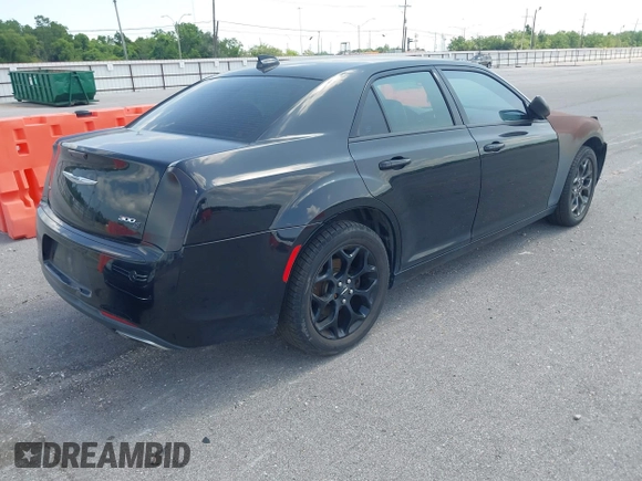 2016 Chrysler 300 S z VIN 2C3CCAGG4GH182793, wystawiony jako IAAI lot #42442826 z przebiegiem 125 474 mil mil oraz . Historia ofert i sprzedaży dostępna na DreamBid. Obrazek 4.
