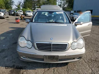 2003 Mercedes-Benz C 230 Kompressor with VIN WDBRF40J13A476678, listed as a Copart auction lot 70525434 with 138,793 mi miles and Salvage Title. Bid and sale history available at DreamBid. Image 5.