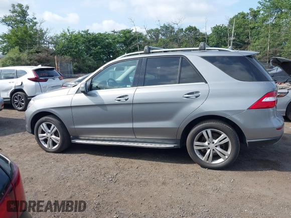 2014 Mercedes-Benz M 350 with VIN 4JGDA5HBXEA369737, listed as a IAAI auction lot 42718890 with 114,740 mi miles and . Bid and sale history available at DreamBid. Image 14.